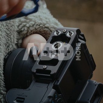 3 Legged Thing Riley QD Canon R7 L Bracket Black