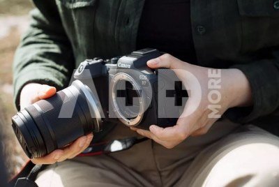 Canon EOS R10 + RF-S 18-150mm + Mount Adapter EF-EOS R