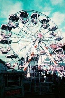 Lomography fotoaparatas Lomochrome Purple + fotojuosta Lomochrome Purple 400/135/27