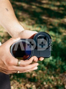 M-Series - 1.33x Anamorphic Lens - Blue Flare