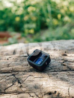 M-Series - 1.33x Anamorphic Lens - Blue Flare