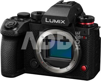 Panasonic Lumix S1IIE + 24-105mm