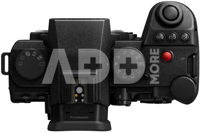 Panasonic Lumix DC-S5IIX + 24-105mm F4