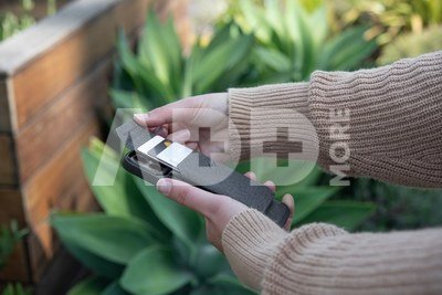 Peak Design Mobile Wallet Stand, sun