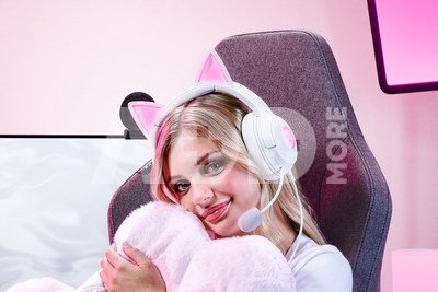 Razer Headset | Kraken Kitty V2 | Wired | Over-ear | Microphone | Noise canceling | White