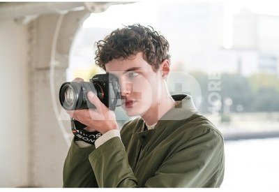 Sony FE 20-70mm F4 G