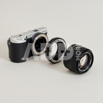 Urth Lens Mount Adapter: Compatible with Canon FD Lens to Samsung NX Camera Body
