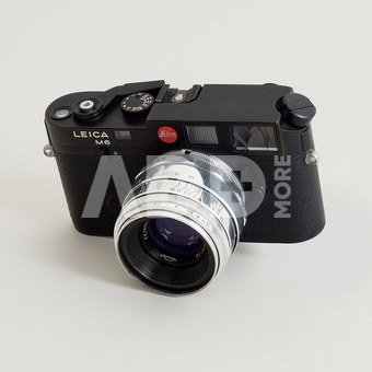 Urth Lens Mount Adapter: Compatible with M39 Lens to Leica M Camera Body (50 75mm Frame Lines)