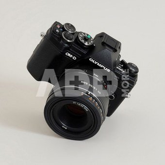 Urth Lens Mount Adapter: Compatible with Sony A (Minolta AF) Lens to Micro Four Thirds (M4/3) Camera Body