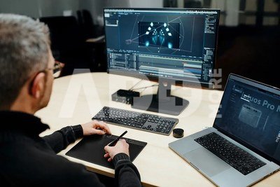 Wacom graphics tablet Intuos Pro M (2025)
