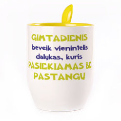 A cup with a spoon. Yellow (250 ml)