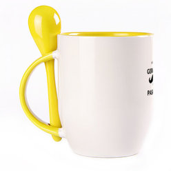 A cup with a spoon. Yellow (250 ml)