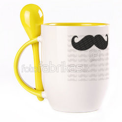 A cup with a spoon. Yellow (250 ml)