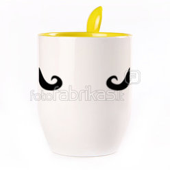 A cup with a spoon. Yellow (250 ml)