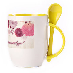A cup with a spoon. Yellow (250 ml)