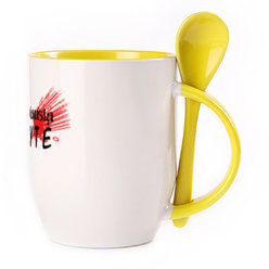 A cup with a spoon. Yellow (250 ml)