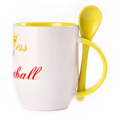 A cup with a spoon. Yellow (250 ml)