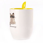 A cup with a spoon. Yellow (250 ml)